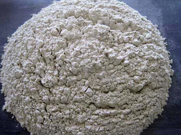 Bentonite mineral powder
